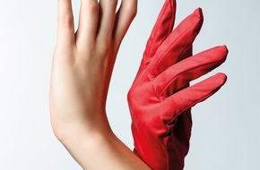 Rheumaliga Schweiz / Ligue suisse contre le rhumatisme: Aktionswoche "Schmerzen der Hand": Die Rheumaliga Schweiz sensibilisiert und setzt ein Zeichen für gesunde Hände (BILD)