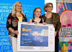 "bunt statt blau": Schülerin aus Ingolstadt gewinnt DAK-Plakatwettbewerb gegen Rauschtrinken in Bayern
