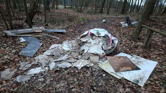 Polizeiinspektion Lüneburg/Lüchow-Dannenberg/Uelzen: POL-LG: ++ gute Nase gehabt - Polizeibeamte stellen Drogen sicher ++ Müll im Wald entsorgt ++ "Vorfall auf dem Radweg" - Mann beleidigt und schlägt Radfahrerin ++ "Wer bot Jugendlicher ...