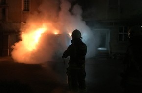 Feuerwehr Bottrop: FW-BOT: Laubenbrand in der Stadtmitte