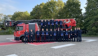 Feuerwehr Oberhausen: FW-OB: Feuerwehr Oberhausen begrüßt elf neue Brandmeister