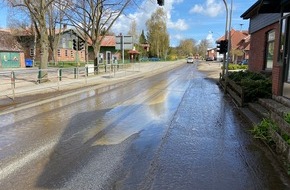 Kreisfeuerwehrverband Segeberg: FW-SE: Austritt von ungefähr 16.000 Liter Jauche aus einem Güllesilo