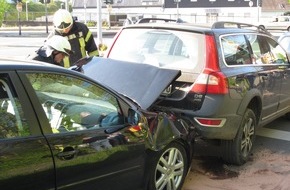 Feuerwehr Mülheim an der Ruhr: FW-MH: Verkehrsunfall mit mehreren verletzten Personen.