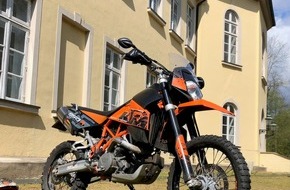 Polizeipr&auml;sidium Rostock: POL-HRO: Polizei ermittelt nach Diebstahl zweier Motorr&auml;der in G&uuml;strow
