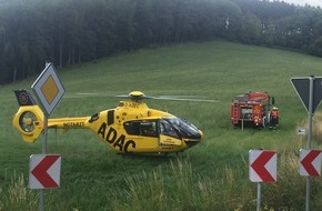 Feuerwehr Hattingen: FW-EN: Motorradfahrerin stürzt 15 Meter die Böschung herunter