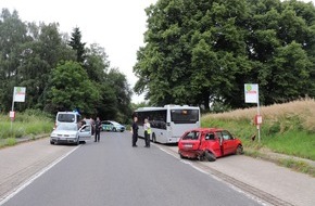 Polizei Mettmann: POL-ME: Verdacht auf illegales Autorennen: 20-Jähriger schwer verletzt - Mettmann - 2407033