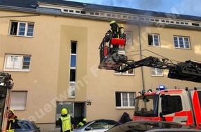 Feuerwehr Frankfurt am Main: FW-F: Zimmerbrand in Bornheim - 3 Personen gerettet