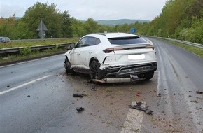 Polizeidirektion Kaiserslautern: POL-PDKL: Verkehrsunfall mit Luxus-SUV