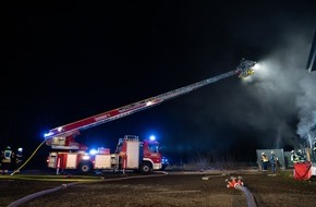 Kreisfeuerwehrverband Neunkirchen: FW LK Neunkirchen: Gro&szlig;brand in Wellesweiler Fitnessstudio