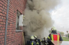 Feuerwehr Mülheim an der Ruhr: FW-MH: Kellerbrand in Mülheim Heimaterde. / Vollalarm für die Feuerwehr.