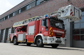 Feuerwehr Dorsten: FW-Dorsten: Ausgedehnter Wohnungsbrand in der Altstadt machte Menschenrettung über eine Drehleiter notwendig