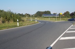 Polizeiinspektion Cuxhaven: POL-CUX: 22-jähriger Motorradfahrer stürzt auf Ölspur - Polizei sucht Verursacher