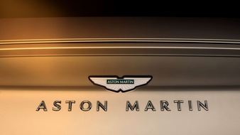 Q by Aston Martin feiert mit der DB12 Goldfinger Edition  die 60-jährige Partnerschaft mit James Bond