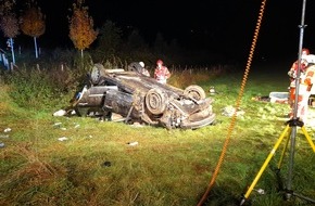 Feuerwehr Heiligenhaus: FW-Heiligenhaus: Verkehrsunfall mit eingeklemmter Person (Meldung 31/2021)