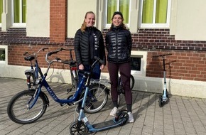 Hochschule Bremerhaven: Hochschule Bremerhaven und Bremerhavener Sportjugend bringen Migrantinnen das Radfahren bei
