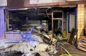 Freiwillige Feuerwehr Frankenthal: FW Frankenthal: Keine Verletzten nach Gebäudebrand