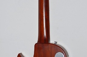 Polizeipräsidium Frankfurt am Main: POL-F: 091020 - 1316 Frankfurt-Ostend: Hochwertige Gitarre für 17.000 EUR gestohlen - Anlagen beachten!