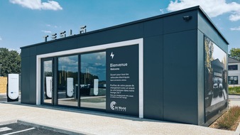 bk World: Erste Lounge von bk World und Tesla an Ladepark in Frankreich eröffnet