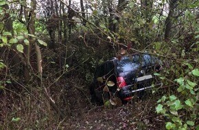 Kreispolizeibehörde Rhein-Kreis Neuss: POL-NE: Mutmaßliche Trunkenheitsfahrt endet in Böschung