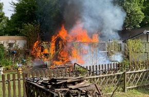 Feuerwehr Oberhausen: FW-OB: Gartenlaubenbrand