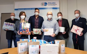 Kreispolizeibehörde Euskirchen: POL-EU: Weihnachtsgeschenke für hilfsbedürftige Kinder