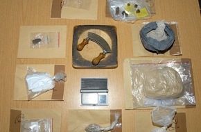 Polizei Düsseldorf: POL-D: 48-jährige Drogendealerin in Bilk festgenommen - Knappes Kilo Heroin beschlagnahmt - Untersuchungshaft