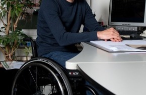 BG BAU Berufsgenossenschaft der Bauwirtschaft: Internationaler Tag der Menschen mit Behinderung - Nach Arbeitsunfall querschnittgelähmt: BG BAU hilft zurück ins Berufsleben (FOTO)