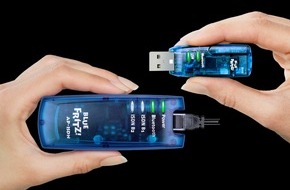 AVM GmbH: AVM auf der Systems 2002 - weltweit kleinster Bluetooth ISDN Access Point