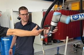 WEMAG GmbH & Co. KG: WEMAG: Robotik muss sich am Werkst&uuml;ck beweisen / Mit Cobots und Automatisierung gegen den Fachkr&auml;ftemangel