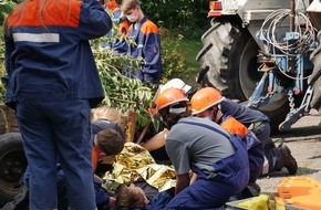 Feuerwehr Altenbeken: FW-PB: Jugendfeuerwehr löscht Saunabrand