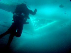 Deutsche Marine - Pressemeldung: Kampfmittelbeseitiger unter Eis - Minentaucher übten in Norwegen