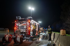 FW-NE: Zur richtigen Zeit am richtigen Ort: Feuerwehr Neuss löscht Lkw-Brand auf der A2 bei Hamm (Westfalen) | Spontane überörtliche Hilfe