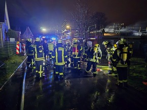 POL-STD: Dachstuhlbrand in Horneburger Kindergartenneubau