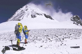 ProSieben MAXX: Weltrekord auf dem Mount Everest? ProSieben MAXX begleitet Extremsportler Lukas Furtenbach