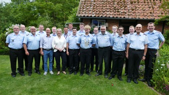 Freiwillige Feuerwehr Südheide: FW Südheide: Sommerfest der Freiwilligen Feuerwehr Beckedorf Wolfgang Bernhardt für 50-jährige Mitgliedschaft in der Freiwilligen Feuerwehr geehrt