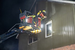 FW-RD: Feuer im Mehrfamilienhaus in Emkendorf