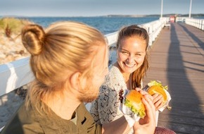 Ostsee-Holstein-Tourismus e.V.: Am 2. Mai ist Weltfischbr&ouml;tchentag