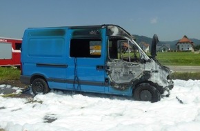 Polizeipräsidium Freiburg: POL-FR: Gutach-Bleibach: Schnee bei 32 Grad? / Waldkirch: Beim Ausparken beschädigt