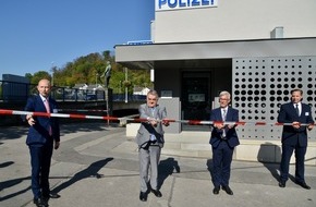 Polizei Hagen: POL-HA: Polizeiwache Hohenlimburg offiziell im Beisein von NRW-Innenminister Herbert Reul eingeweiht