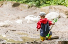 Pro Juventute: In Svizzera soltanto due bambini su tre possono giocare all'aperto senza sorveglianza/Uno studio commissionato da Pro Juventute mostra: per i bambini del nostro Paese il gioco in libertà è sempre più raro