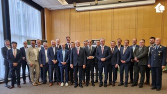 PIZ Infrastruktur, Umweltschutz und Dienstleistungen: Meilenstein f&uuml;r den Aufwuchs der Bundeswehr: Vertr&auml;ge zum Bau von rund 300 Geb&auml;uden in bundesweit etwa 130 Liegenschaften f&uuml;r den Neuen Wehrdienst geschlossen