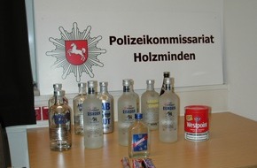 Polizeiinspektion Hameln-Pyrmont/Holzminden: POL-HOL: Unbelehrbare Ladendiebe: Wodka-Klau in großem Stil - 32jährige Zwillinge als Täter ermittelt / Wodka sichergestellt -