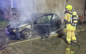 Feuerwehr Bottrop: FW-BOT: Elektroauto brennt