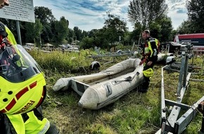 Feuerwehr Neuss: FW-NE: Herrenloses Schlauchboot auf dem Rhein | Keine Personen verletzt