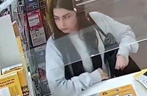 Polizei Bremen: POL-HB: Nr.: 0158 --&Ouml;ffentlichkeitsfahndung: Unbekannte er&ouml;ffnete Konten mit verf&auml;lschtem Ausweis--