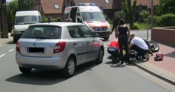 Polizeiinspektion Nienburg / Schaumburg: POL-NI: Autofahrerin übersieht Motorradfahrer -Bild im Download-