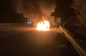 Brand- und Katastrophenschutz der Stadt Speyer: FW Speyer: Pkw-Brand nach Auffahrunfall auf Rastplatz Binshof