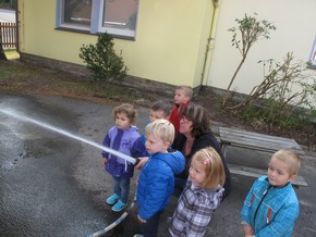 FW-AR: Kindergarten-Kinder aus Wennigloh sind gut auf Notfall vorbereitet