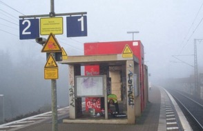 Bundespolizeiinspektion Hannover: BPOL-H: Zeugenaufruf: Versuchter Aufbruch eines Fahrkartenautomaten am Bahnhof Weddel