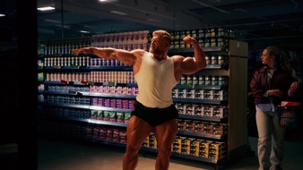Bodybuilder Urs Kalecinski pumpt f&uuml;r Kauflands Auswahl und Frische